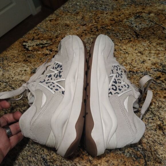 EUC New Balance 57/40 Timberwolf Leopard Gray Sneakers W5740APB Women's US 8 B - Picture 7 of 11